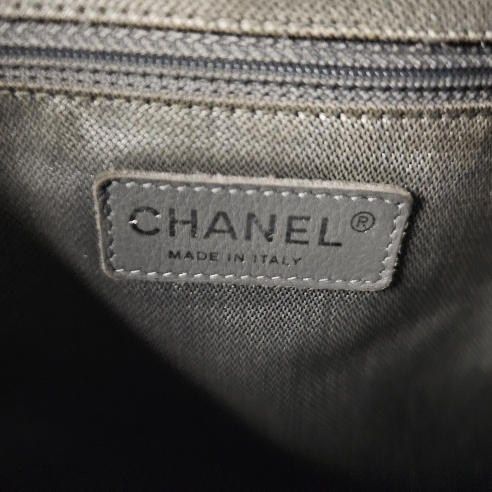 Chanel Black Mademoiselle Quilted Tote - Picture 3 of 6